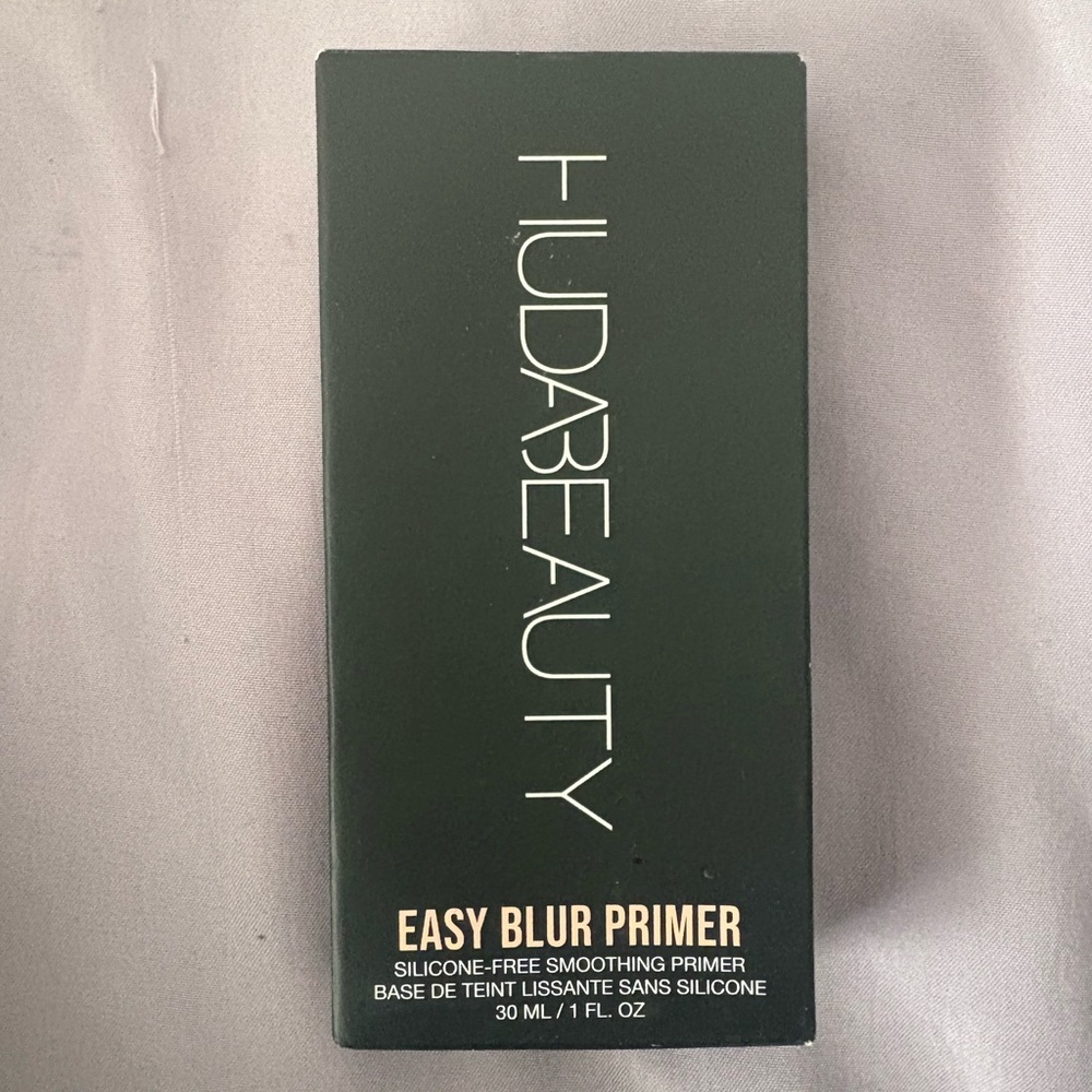 HUDA BEAUTY Easy Blur Primer